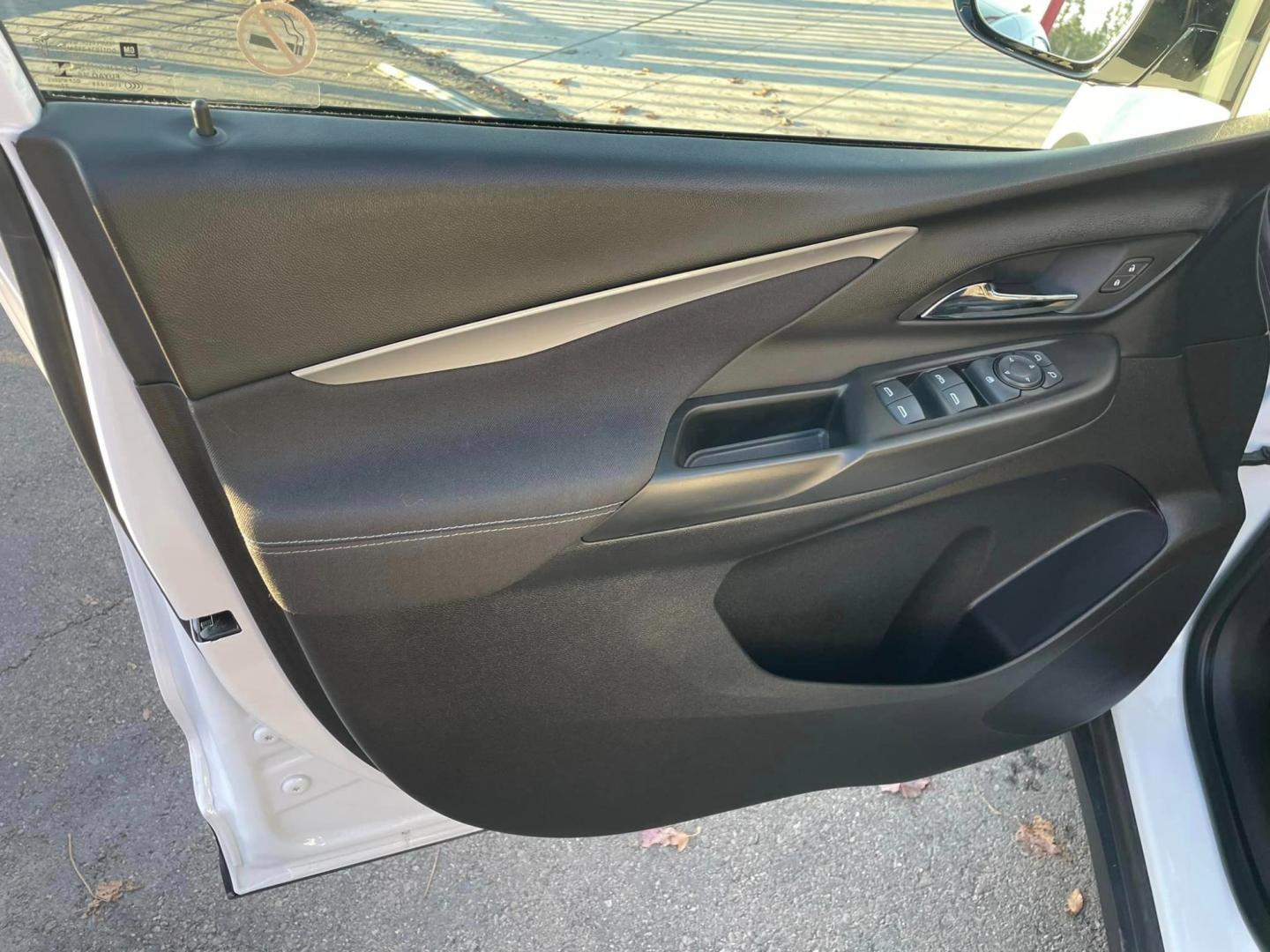 2023 WHITE /BLACK Chevrolet Bolt EV (1G1FW6S01P4) , located at 744 E Miner Ave, Stockton, CA, 95202, (209) 944-5770, 37.956863, -121.282082 - Photo#4